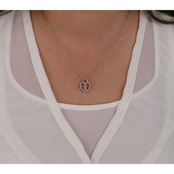 Pendant Only 10k White Gold .25 Carat Diamond Key Heart Pendant - Picture 4 of 5